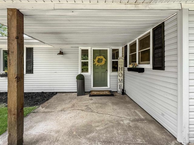 422 N Plank Road, Boonville, IN 47601