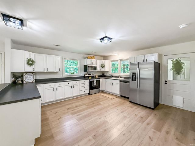422 N Plank Road, Boonville, IN 47601