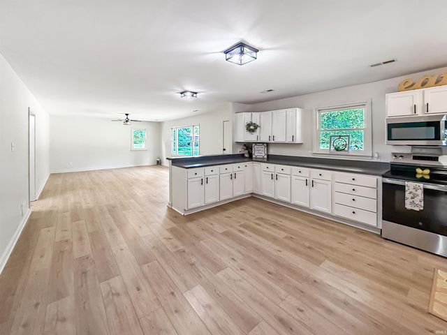 422 N Plank Road, Boonville, IN 47601