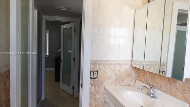 3461 NW 178th St, Miami Gardens, FL 33056