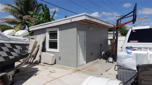 3461 NW 178th St, Miami Gardens, FL 33056