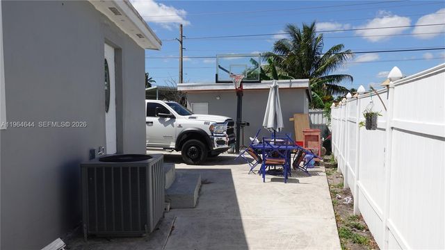 3461 NW 178th St, Miami Gardens, FL 33056