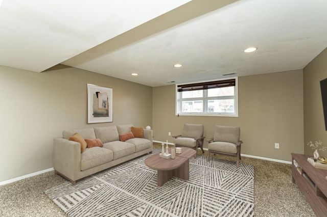 720 Zumbro Drive NW, Rochester, MN 55901