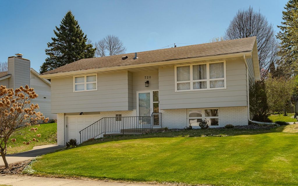 720 Zumbro Drive NW, Rochester, MN 55901