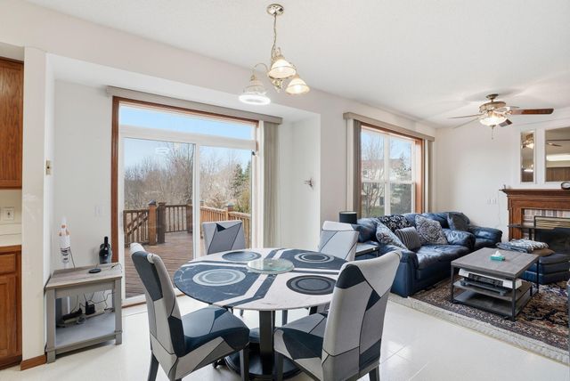 953 Lake Ridge Bay, Woodbury, MN 55129