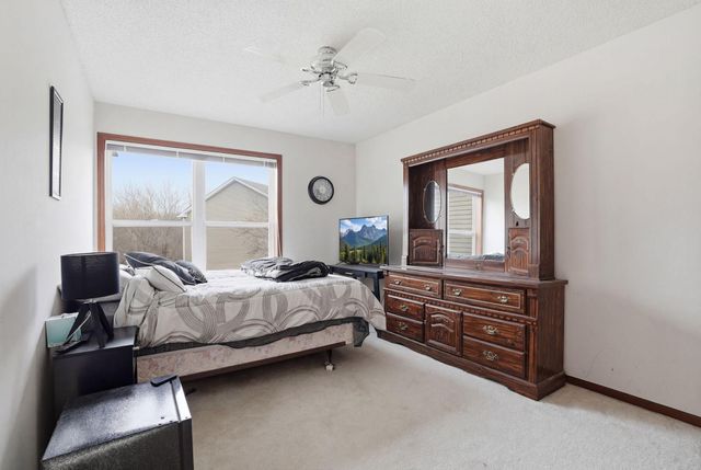 953 Lake Ridge Bay, Woodbury, MN 55129