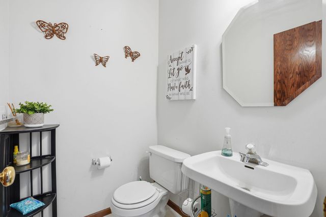 953 Lake Ridge Bay, Woodbury, MN 55129