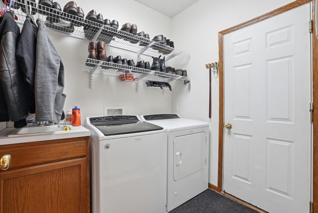 953 Lake Ridge Bay, Woodbury, MN 55129