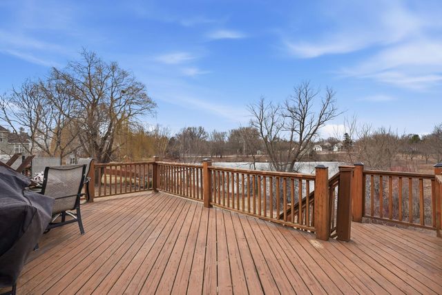 953 Lake Ridge Bay, Woodbury, MN 55129