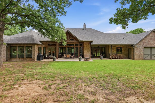 2304 Winchester Court, Tolar, TX 76476