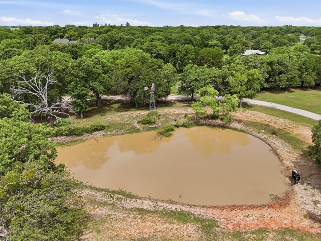 2304 Winchester Court, Tolar, TX 76476