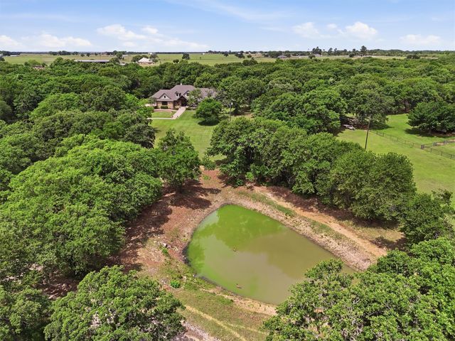 2304 Winchester Court, Tolar, TX 76476
