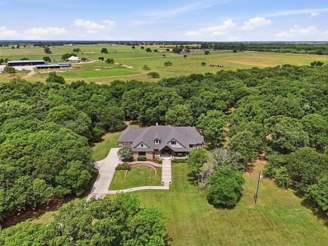 2304 Winchester Court, Tolar, TX 76476