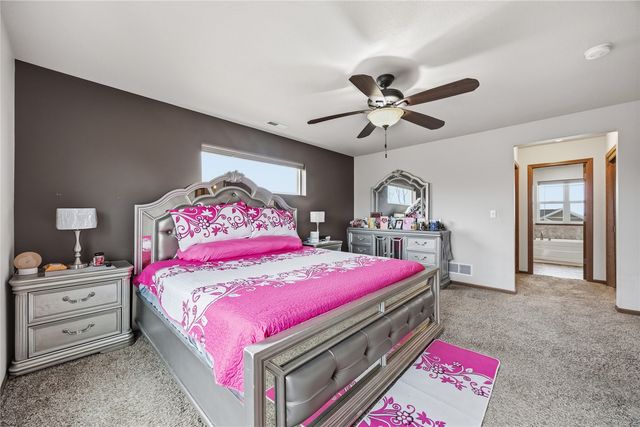 4821 Hay Field Court SW, Cedar Rapids, IA 52404