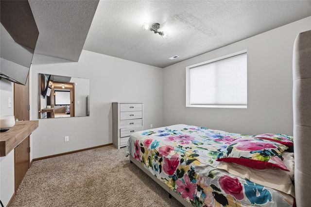 4821 Hay Field Court SW, Cedar Rapids, IA 52404