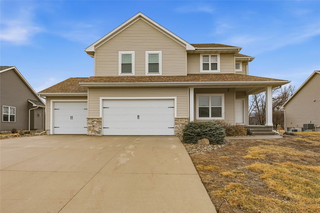 4821 Hay Field Court SW, Cedar Rapids, IA 52404