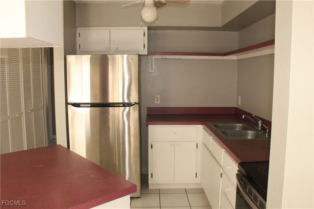 1811 SE 15th PL 1, Cape Coral, FL 33990