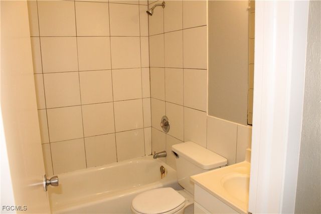 1811 SE 15th PL 1, Cape Coral, FL 33990