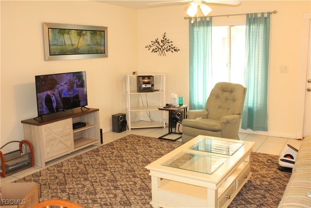 1811 SE 15th PL 1, Cape Coral, FL 33990