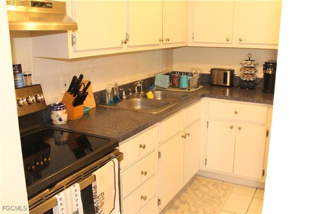 1811 SE 15th PL 1, Cape Coral, FL 33990