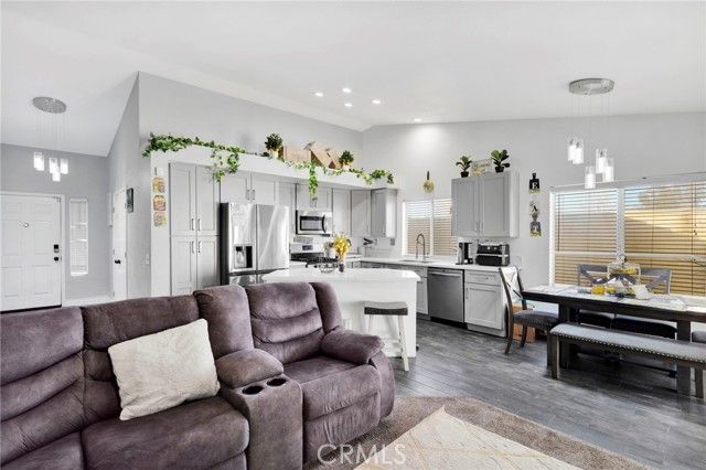 12889 Gifford, Victorville, CA 92392