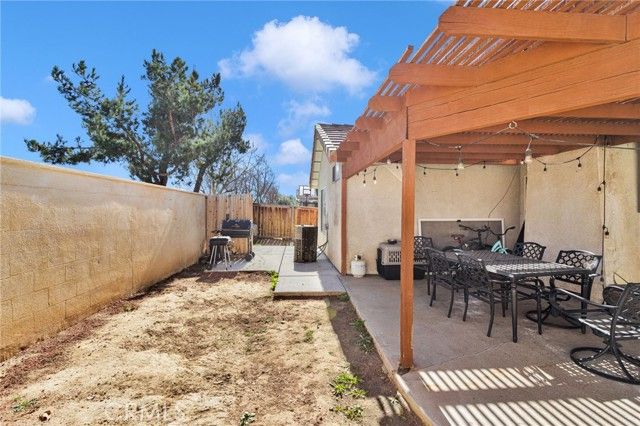 12889 Gifford, Victorville, CA 92392