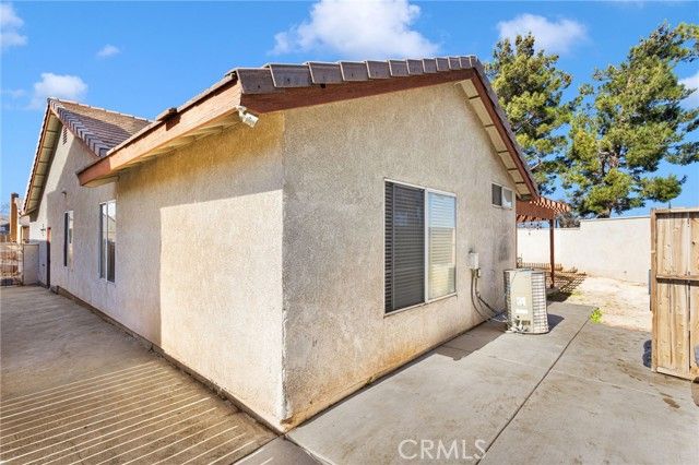 12889 Gifford, Victorville, CA 92392