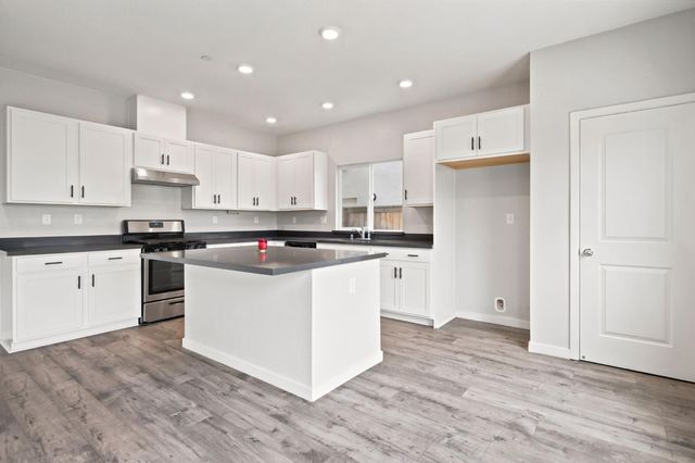6735 Oakum Way, Stockton, CA 95219