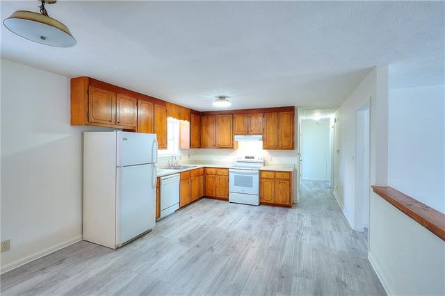 284 E 5th Avenue, Winder, GA 30680