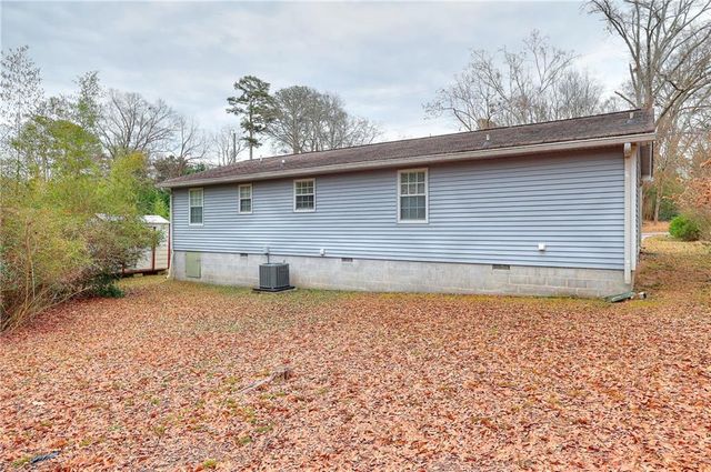 284 E 5th Avenue, Winder, GA 30680