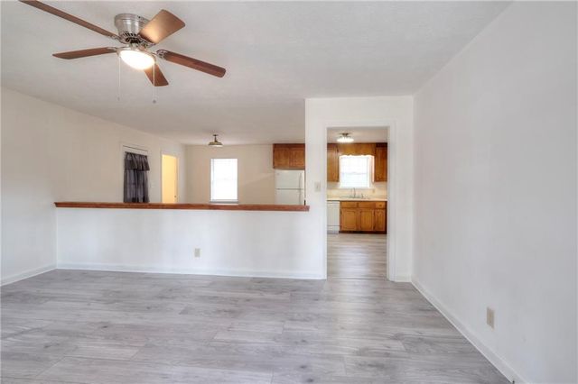 284 E 5th Avenue, Winder, GA 30680