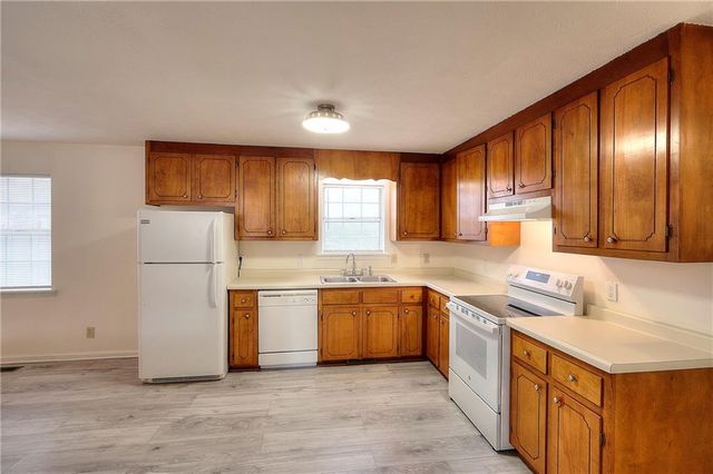 284 E 5th Avenue, Winder, GA 30680