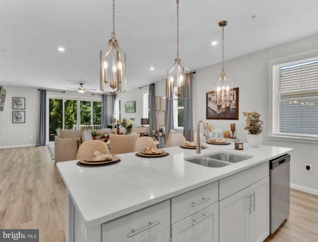 12329 GEMSTONE DR, Hagerstown, MD 21740