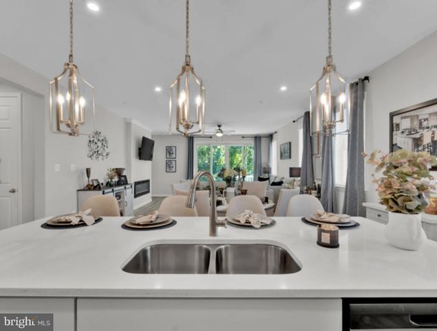 12329 GEMSTONE DR, Hagerstown, MD 21740