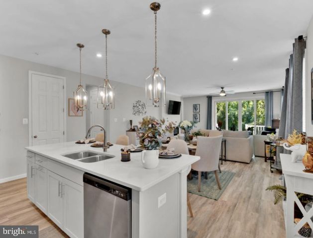 12329 GEMSTONE DR, Hagerstown, MD 21740