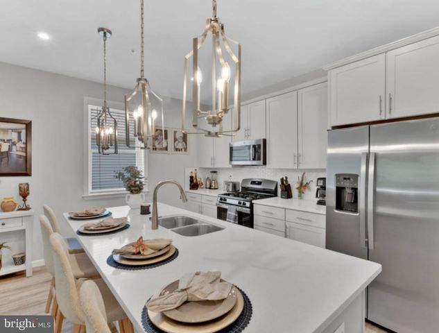 12329 GEMSTONE DR, Hagerstown, MD 21740