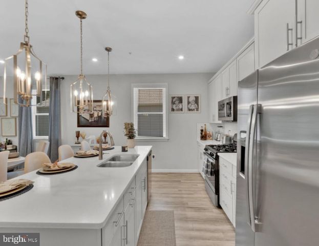 12329 GEMSTONE DR, Hagerstown, MD 21740