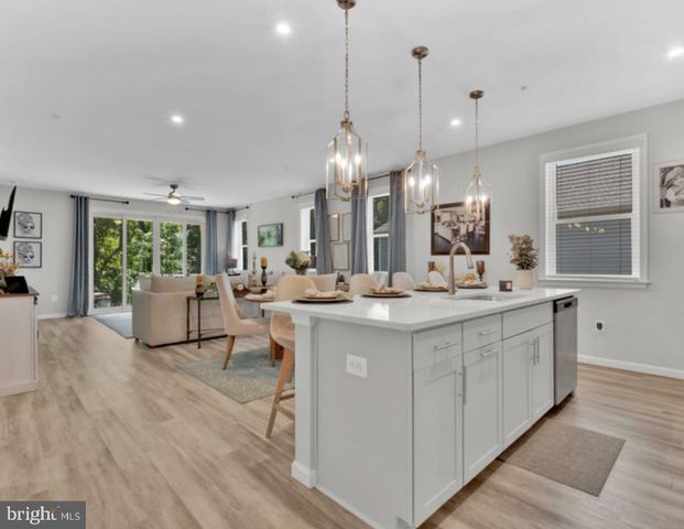 12329 GEMSTONE DR, Hagerstown, MD 21740