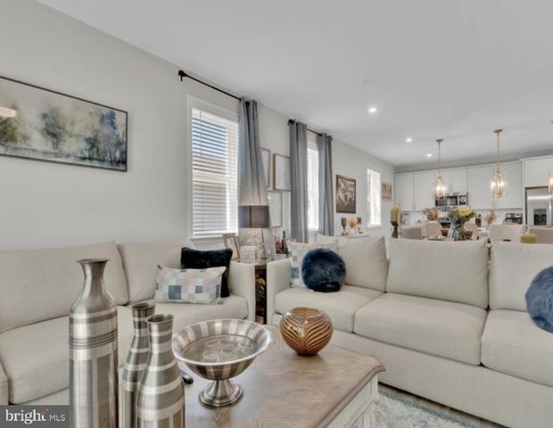 12329 GEMSTONE DR, Hagerstown, MD 21740