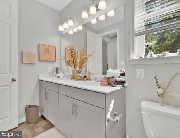 12329 GEMSTONE DR, Hagerstown, MD 21740