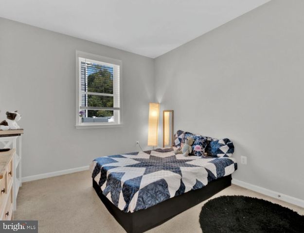 12329 GEMSTONE DR, Hagerstown, MD 21740