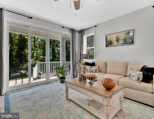 12329 GEMSTONE DR, Hagerstown, MD 21740