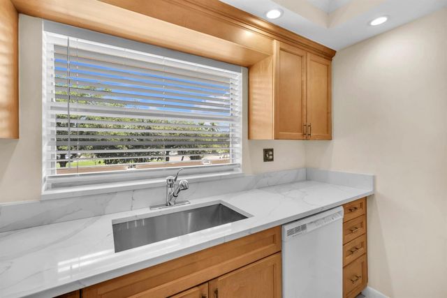 9301 Sunrise Lakes Boulevard 207, Sunrise, FL 33322