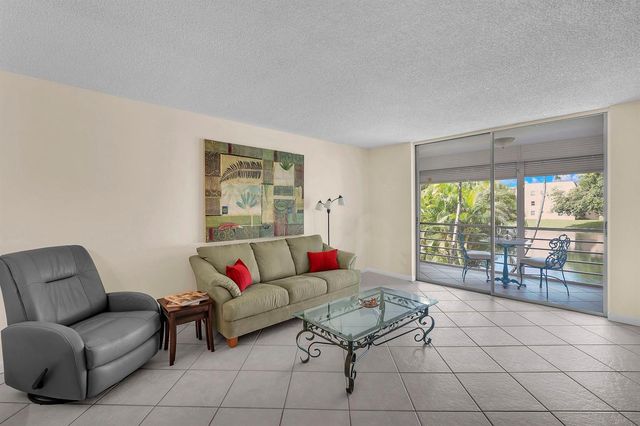 9301 Sunrise Lakes Boulevard 207, Sunrise, FL 33322