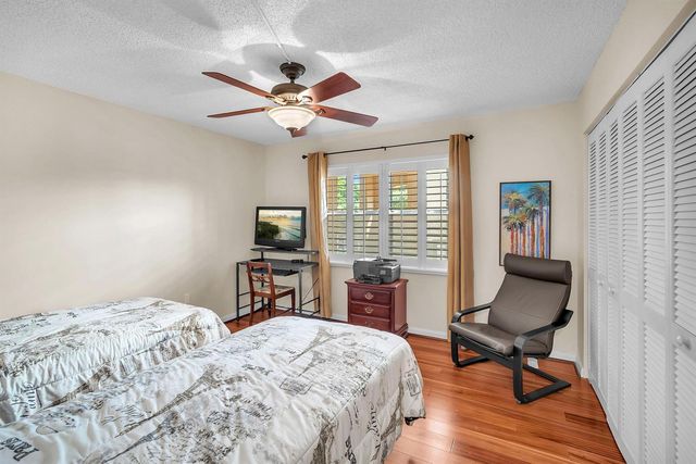 9301 Sunrise Lakes Boulevard 207, Sunrise, FL 33322