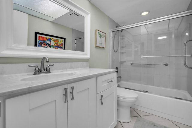 9301 Sunrise Lakes Boulevard 207, Sunrise, FL 33322