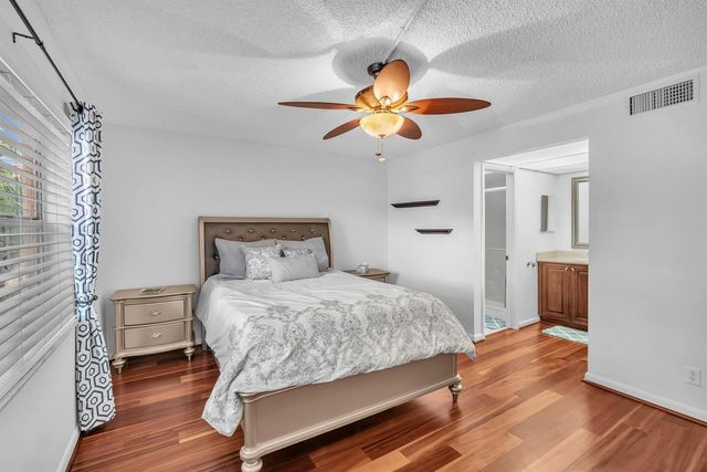 9301 Sunrise Lakes Boulevard 207, Sunrise, FL 33322