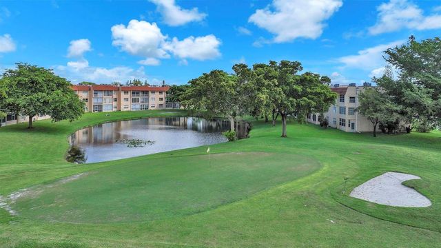 9301 Sunrise Lakes Boulevard 207, Sunrise, FL 33322