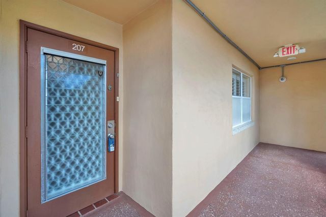 9301 Sunrise Lakes Boulevard 207, Sunrise, FL 33322