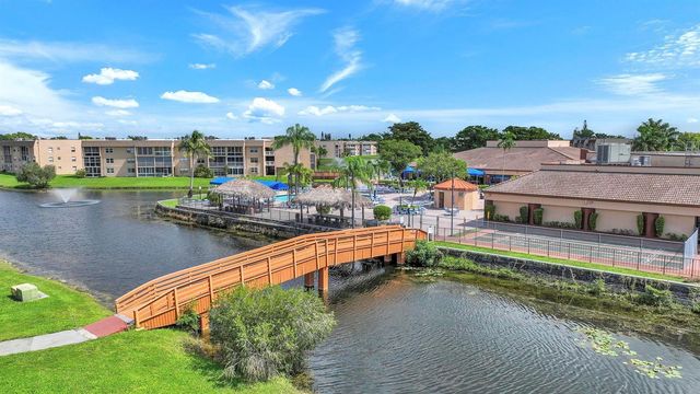 9301 Sunrise Lakes Boulevard 207, Sunrise, FL 33322
